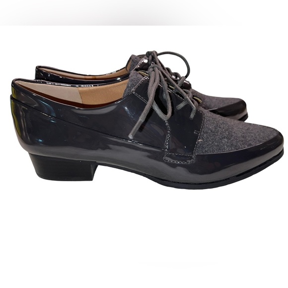 Tahari - patent leather and fabric Loafer - size 6M - NWT - Picture 5 of 7